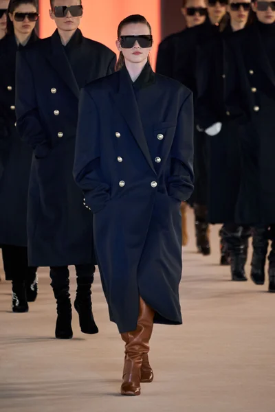 Look 2